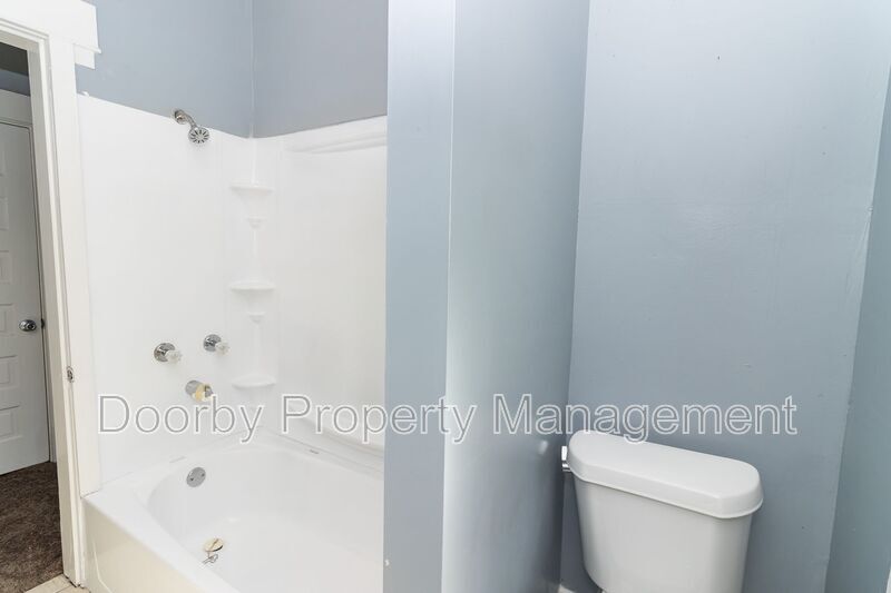 Building Photo - 3813 Central Ave