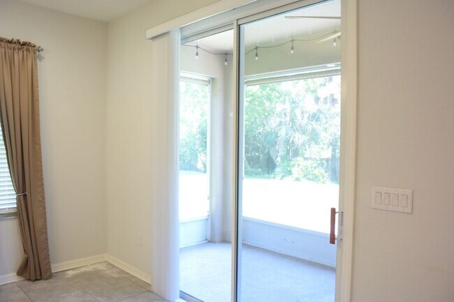 Building Photo - 1213 Grantham Dr