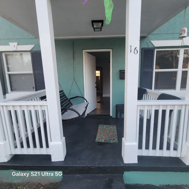 Primary Photo - 16 N Primrose Dr