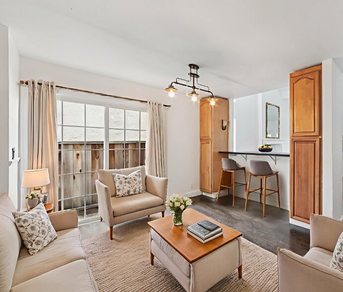 Primary Photo - 1040 N Capitol Ave