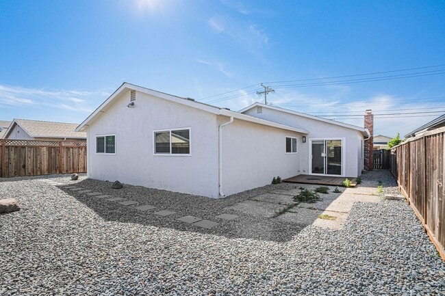 Building Photo - 339 Magnolia Dr