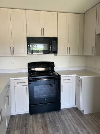 Building Photo - 885 Black Bear Dr