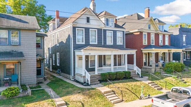 Building Photo - 4 or 5 Bedroom Right off of High St - OSU Campus