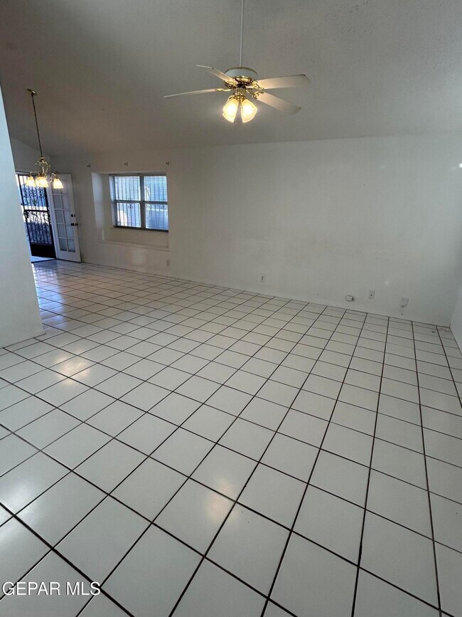 Building Photo - 3348 Pendleton St