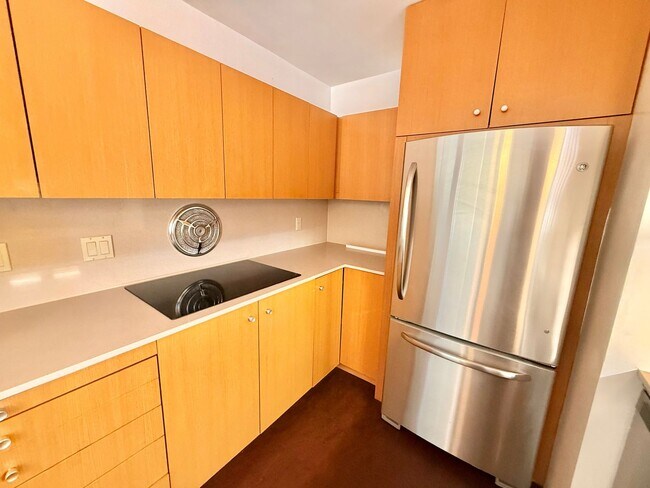 Building Photo - Mid-Century Modern Condo with Views of Balboa Park - 2 Bed x 2 Bath with Parking