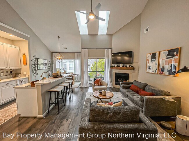 Building Photo - 2 br, 2 bath House - 6559 Grange Ln #402