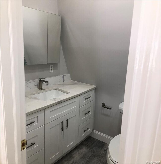 Building Photo - 11 Edgemont Rd