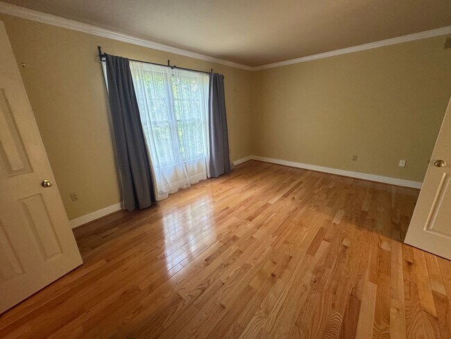 Building Photo - Montgomery Township 3 Bedroom 2.1 Bath Colonial with loft for rent $3,200/month
