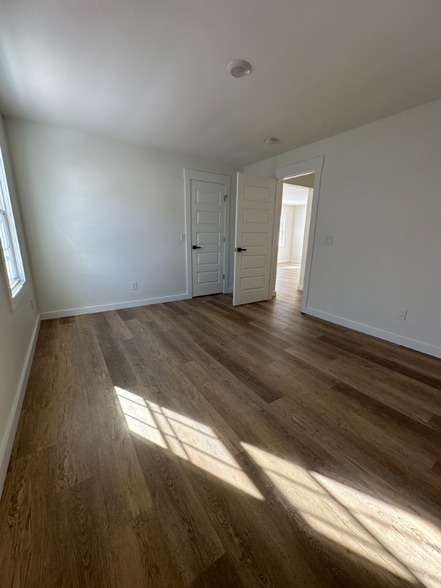 Building Photo - 113 Eastland Ave