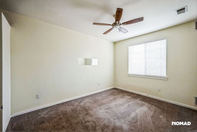 Building Photo - Charming 2BR Condo in Denver