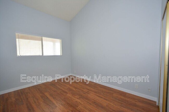 Building Photo - 624 Sunfish Way