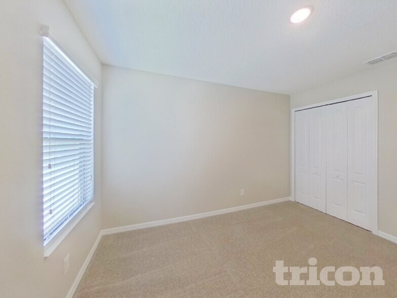 Building Photo - 2076 Bent Grass Ave