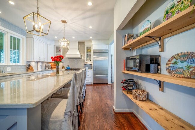 Building Photo - Stunningly Updated Home in Evergreen Meado...