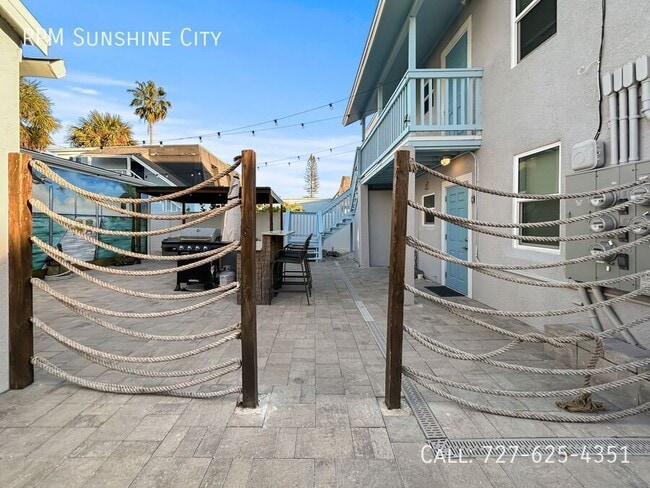 Building Photo - 14135 Palm St