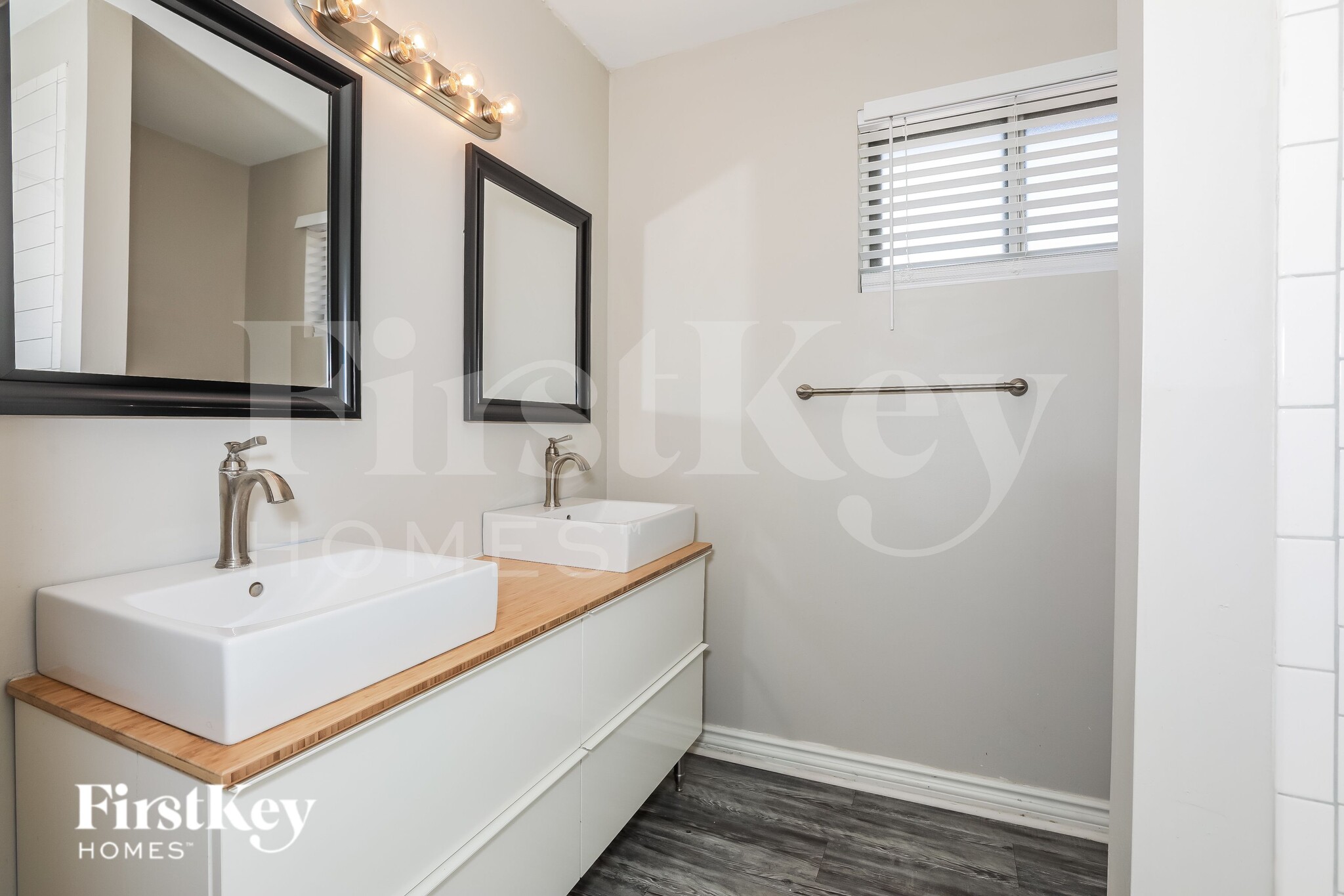 Building Photo - 1748 W Monte Ave