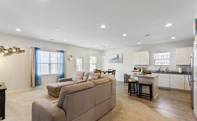 Building Photo - 6469 Lucerna Pl