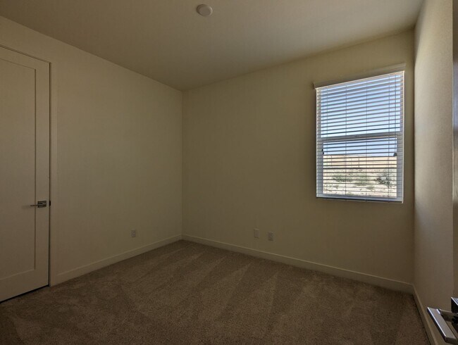 Building Photo - Beautiful Two-Story Four Bedroom Home at t...