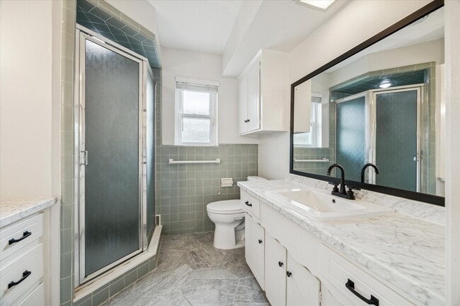 Building Photo - 2127 Blue Willow Dr