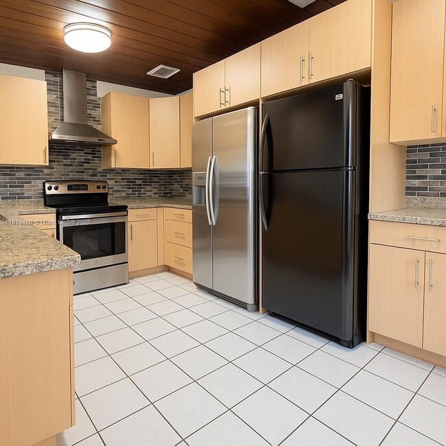 Building Photo - Miami Springs Single Family Home