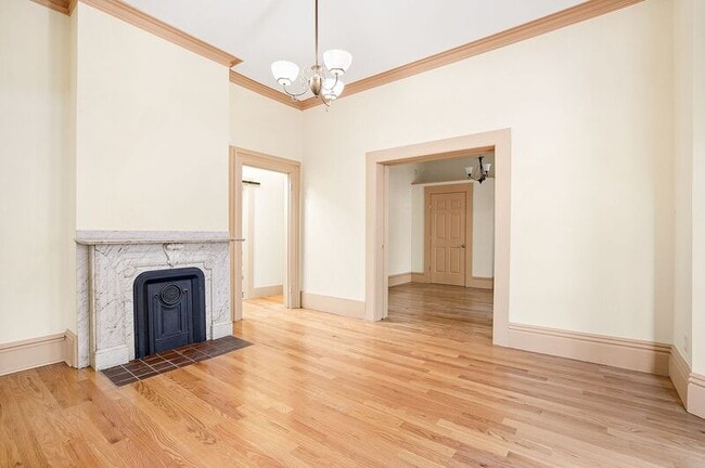Building Photo - 52 Mattoon St
