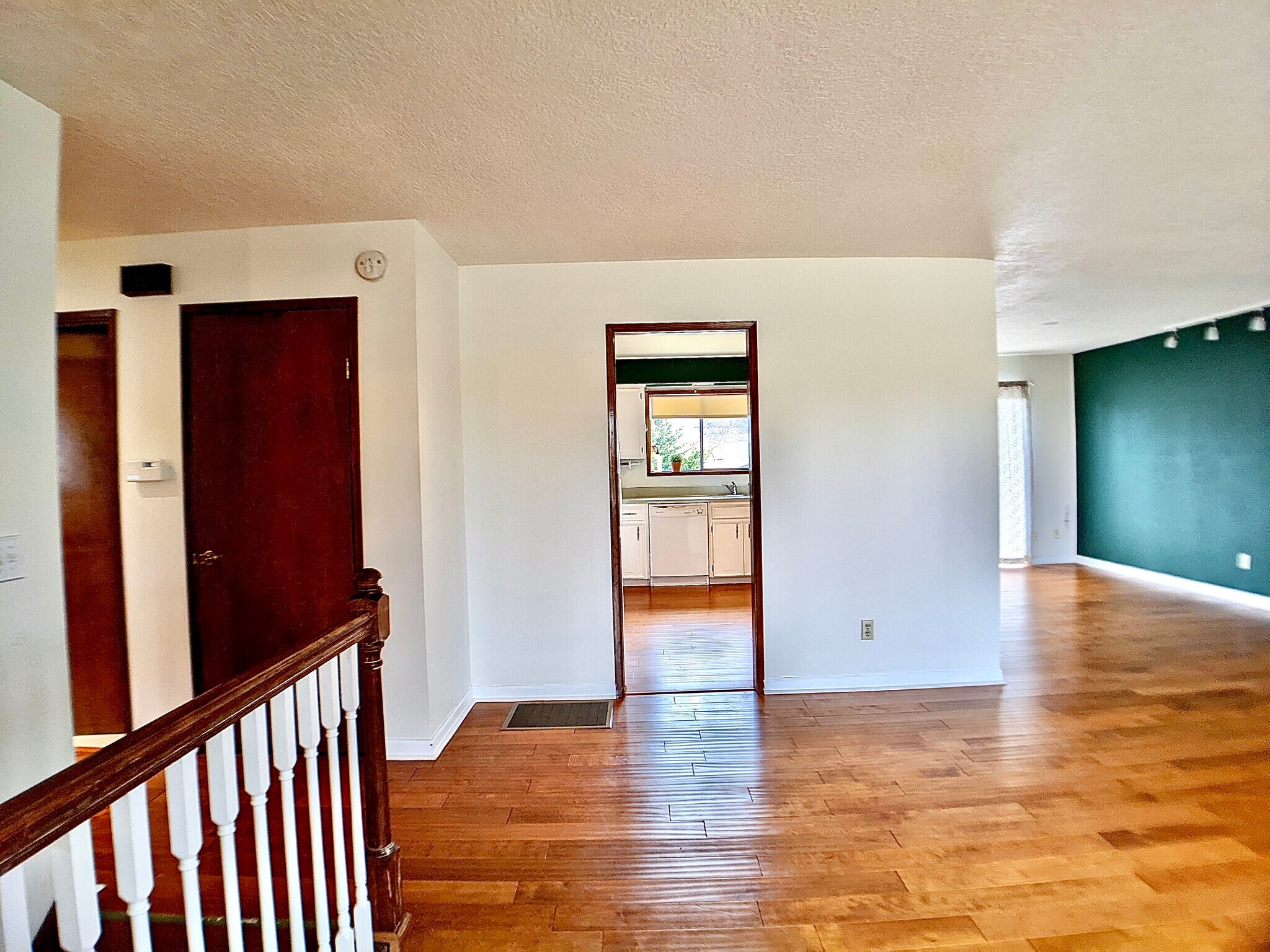 Building Photo - 2746 SE 73rd Ave