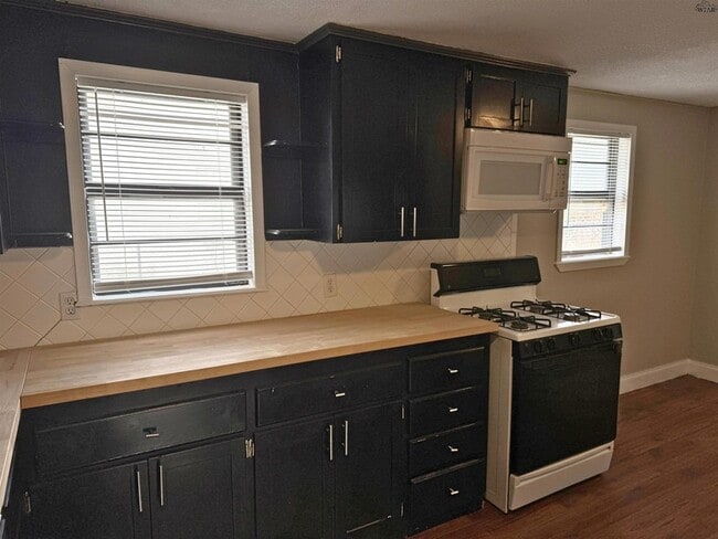 Building Photo - 3133 Jacqueline Rd