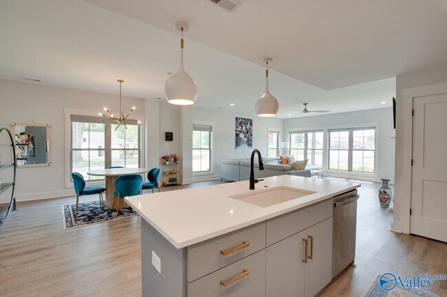 Building Photo - 3000 9th Ave SW