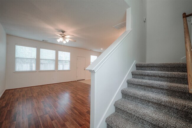Building Photo - 146 Silver Penny Dr