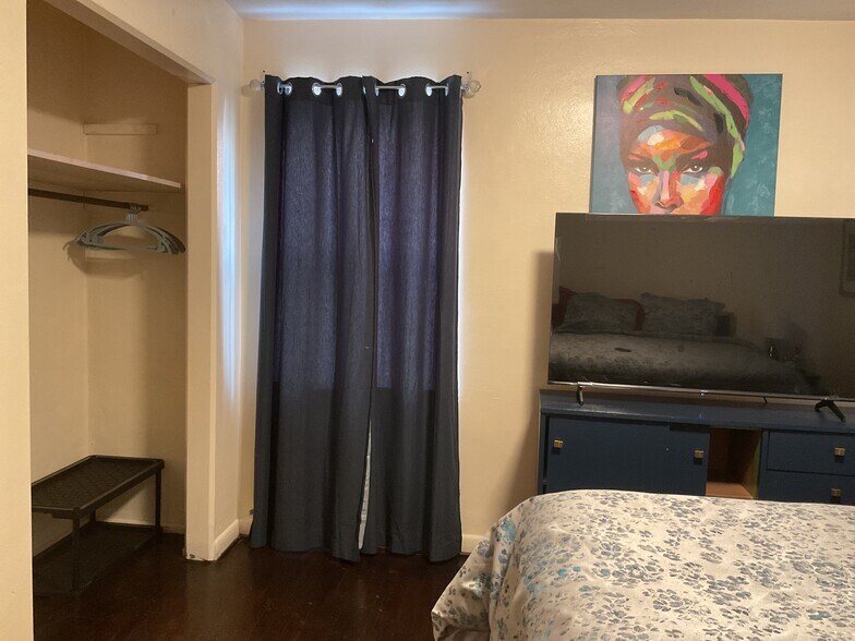 Building Photo - 7243 Dartmouth Ave