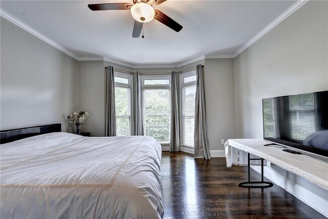 Building Photo - 645 Falls Bay Ct