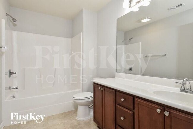 Building Photo - 4955 Longburn Ln
