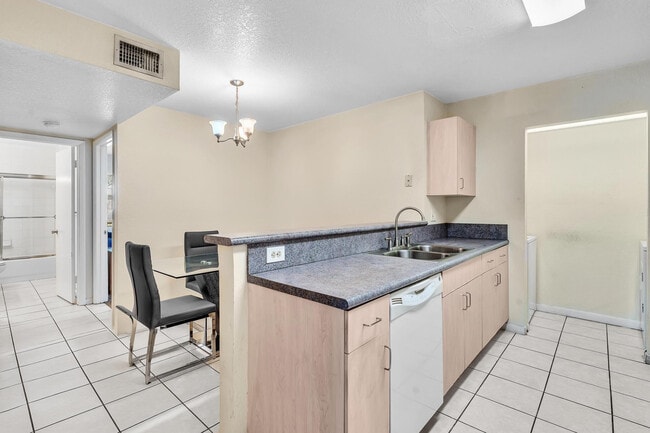 Building Photo - 10240 NW 33rd Pl