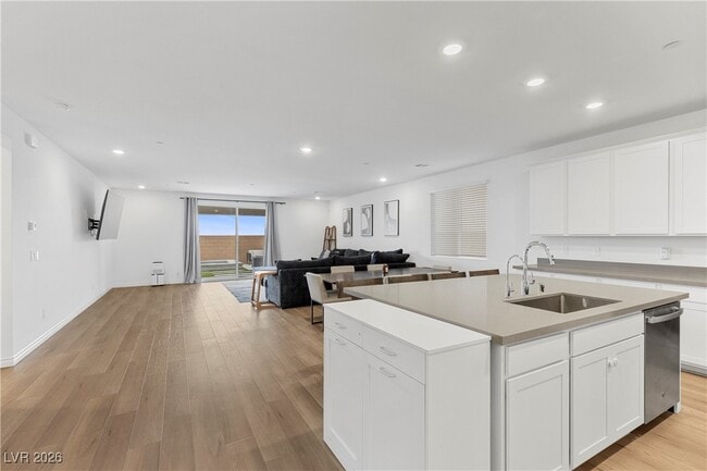 Building Photo - 3508 Liviana Gln Ave