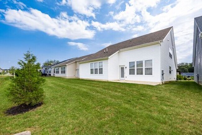 Building Photo - Updated 3-Bedroom Home with 3 Baths, Open-Concept Layout, Luxury Flooring & Bright Modern Kitchen