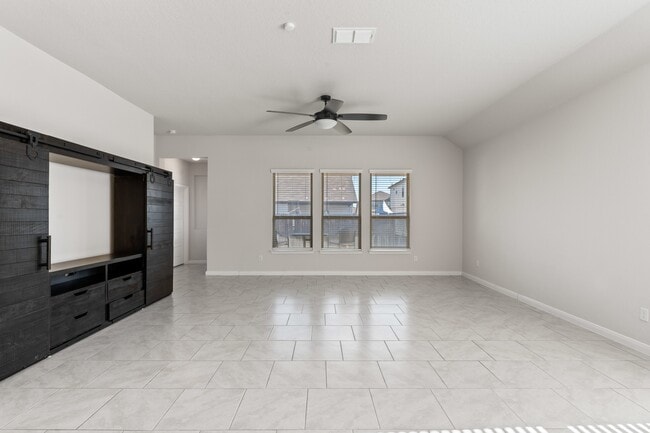 Building Photo - 229 Stag Way