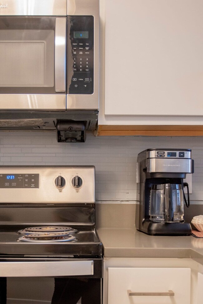 Building Photo - 125 W Market St