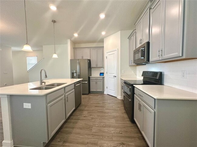 Building Photo - 10247 Love Story St