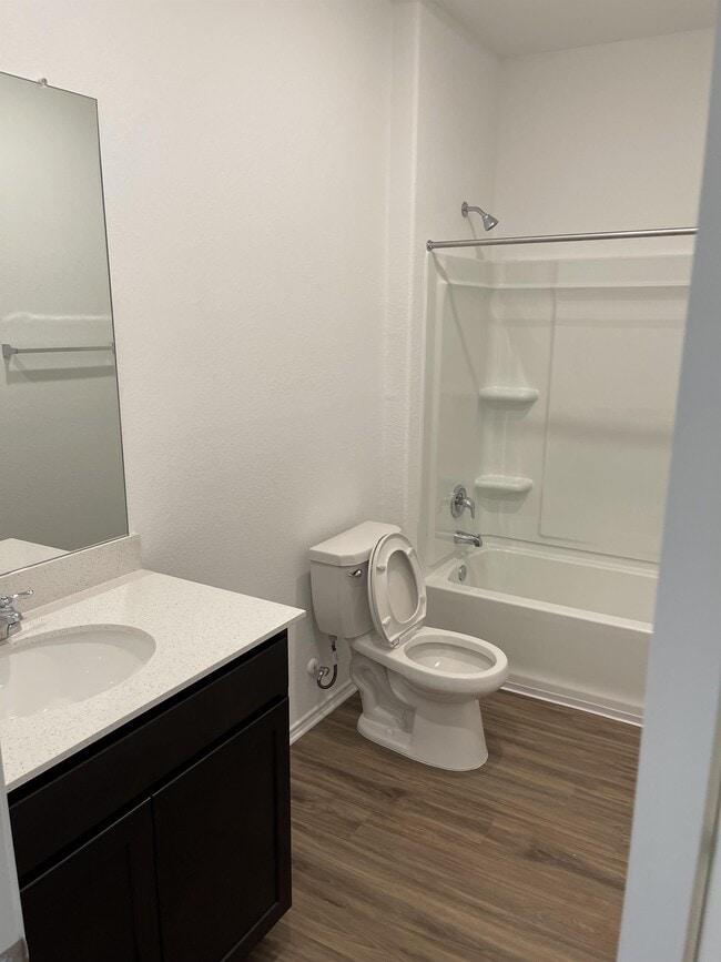 Building Photo - 10646 Vinateros Dr