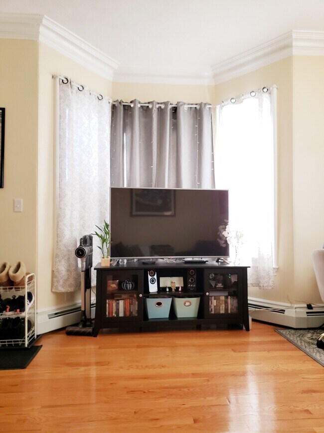 Building Photo - 65 Walden St