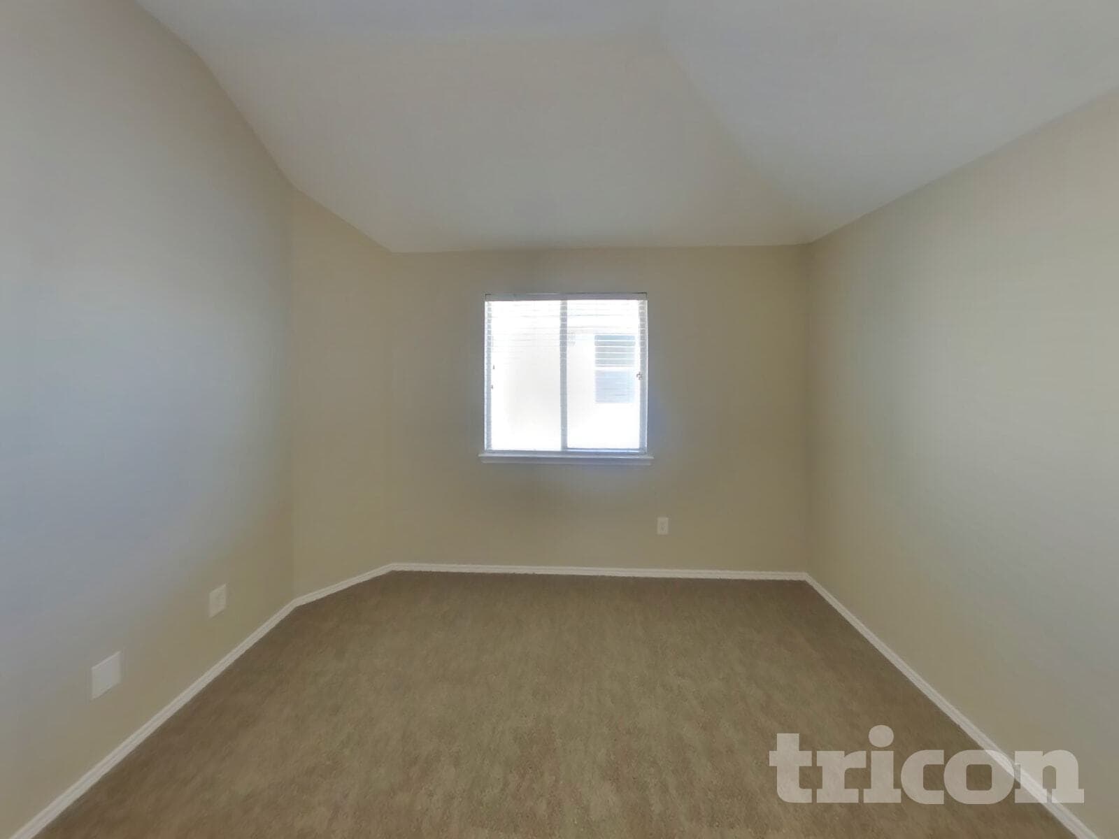 Building Photo - 704 Crockett Dr