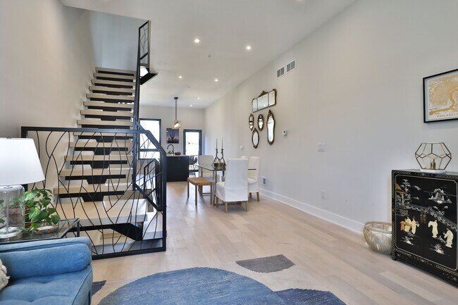 Building Photo - 2541 Turner St