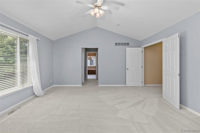 Building Photo - 5648 Whitfield Dr