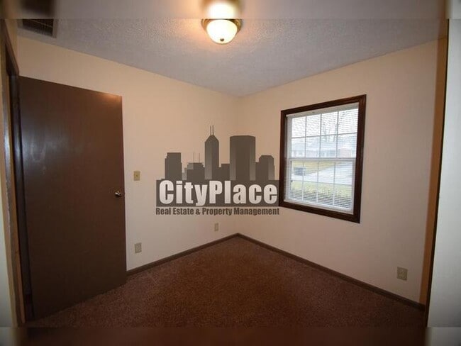 Building Photo - 604 E Pearl St