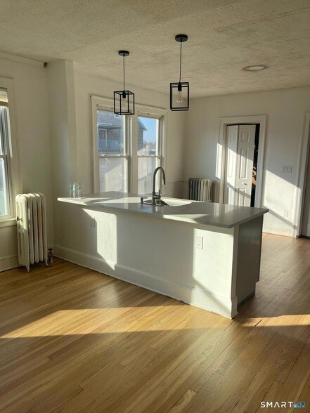 Building Photo - 69 Kimball Dr