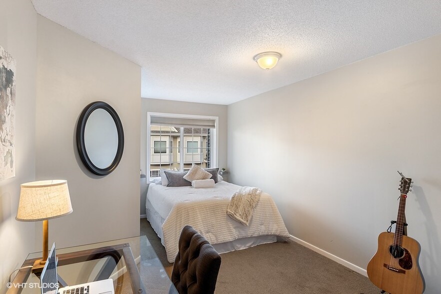 Second / Guest Bedroom - 939 Fairfield Way