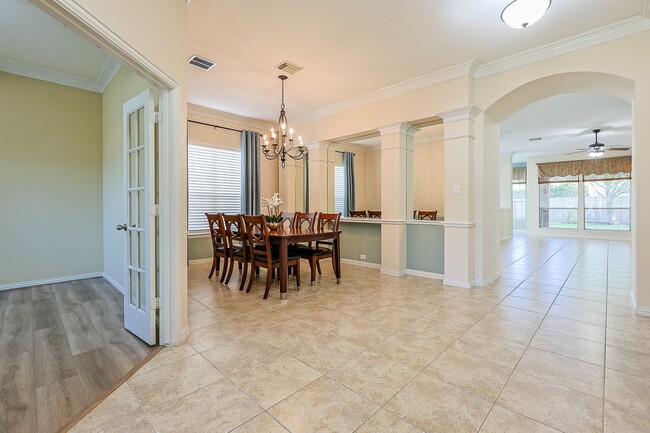 Building Photo - 6726 Hawsley Way