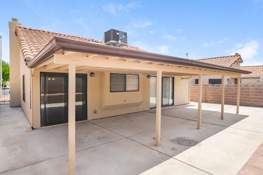 Building Photo - 7107 S Rhapsody Ln
