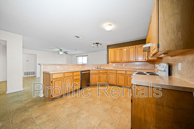 Building Photo - 3211 Tom Lockett Dr