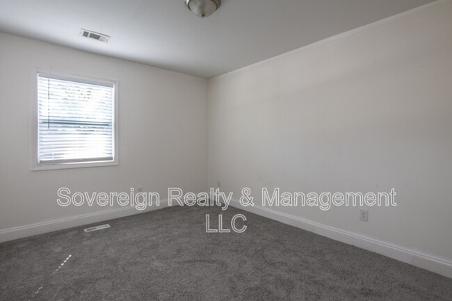 Building Photo - 3366 Delmar Ln NW