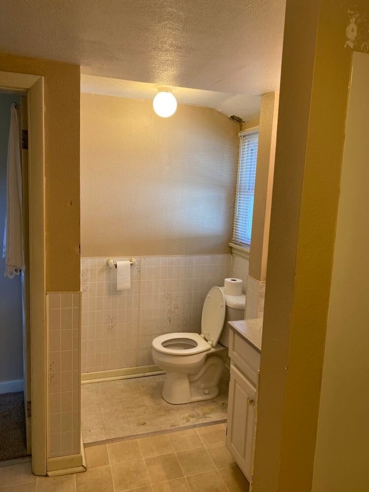 Bathroom - 110 Walnut St